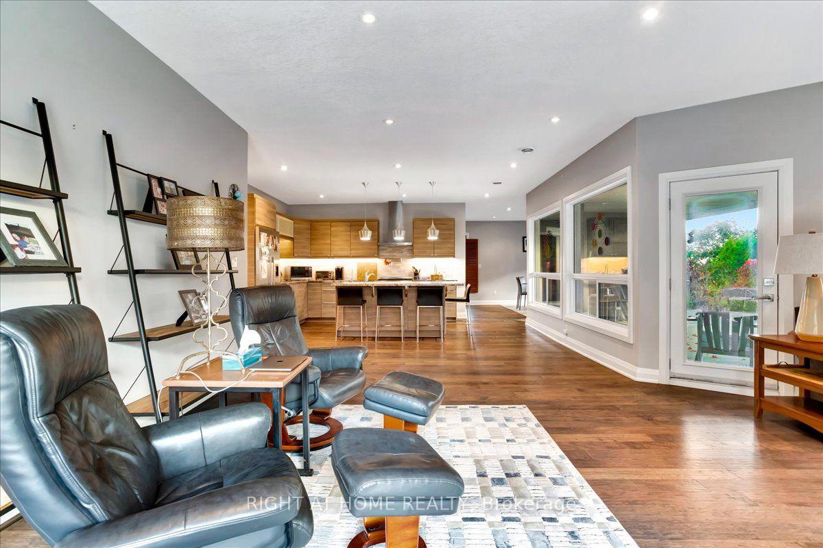 Photo 18 of 88 Cook Street, Barrie, Codrington — HOMEH