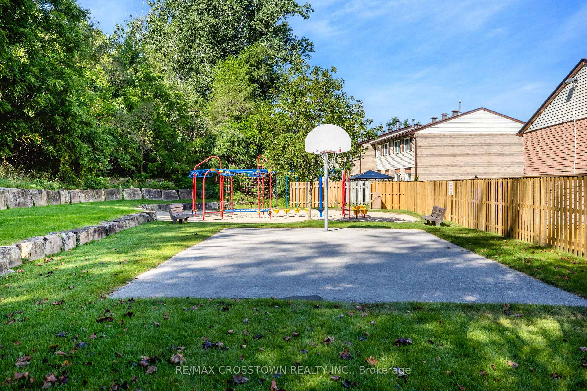 Photo 26 of Unit 32, 52 Adelaide Street, Barrie, Allandale — HOMEH