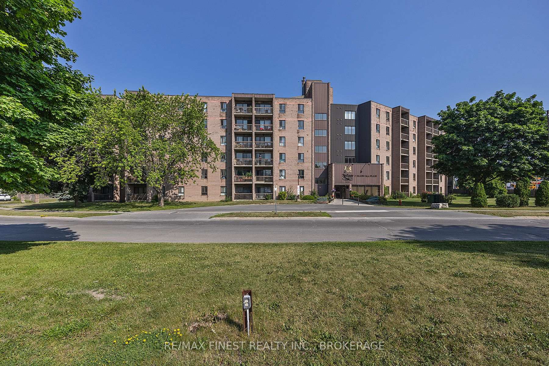 Photo of Unit 414, 17 Eldon Hall Place