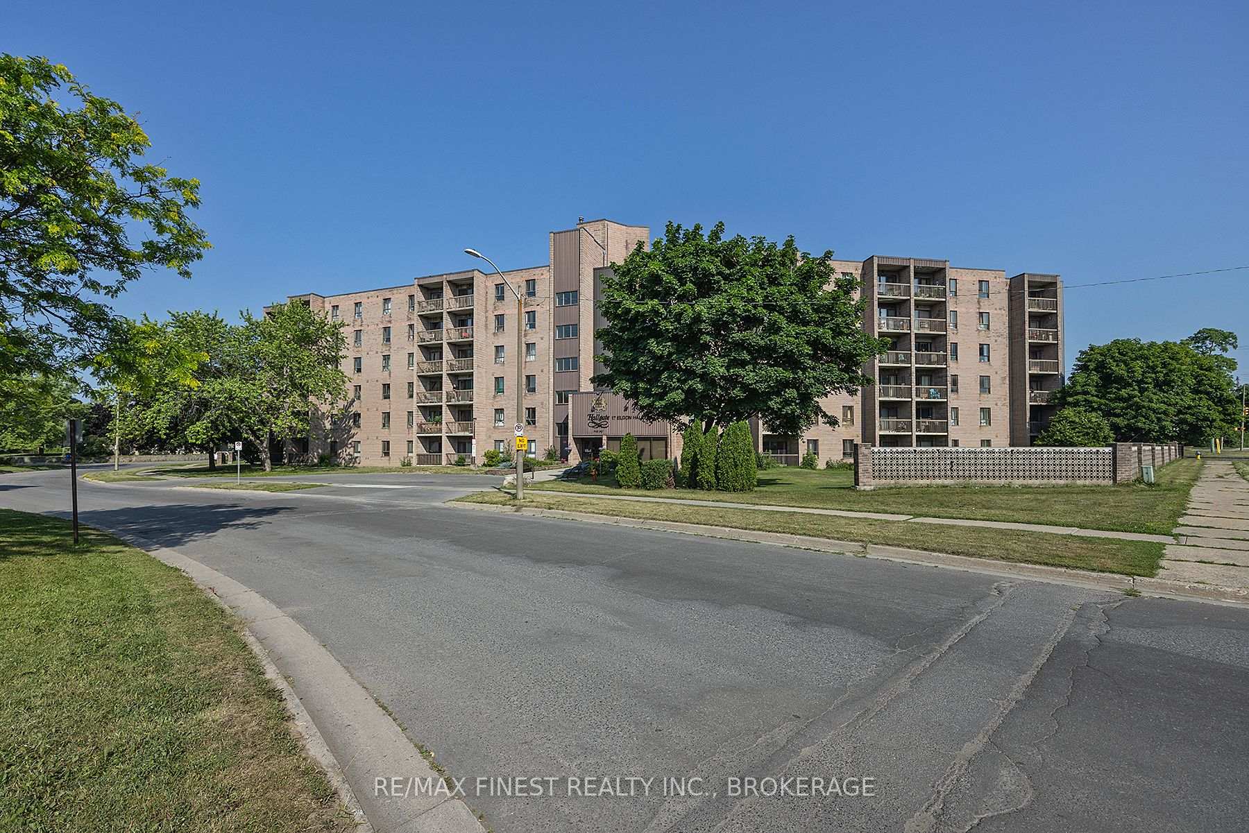 Photo 3 of Unit 414, 17 Eldon Hall Place, Kingston, Central City West — HOMEH