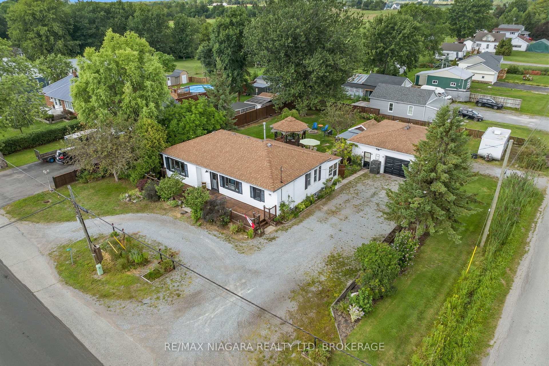 Photo 4 of 1470 Killaly Street E, Port Colborne, Sherkston — HOMEH