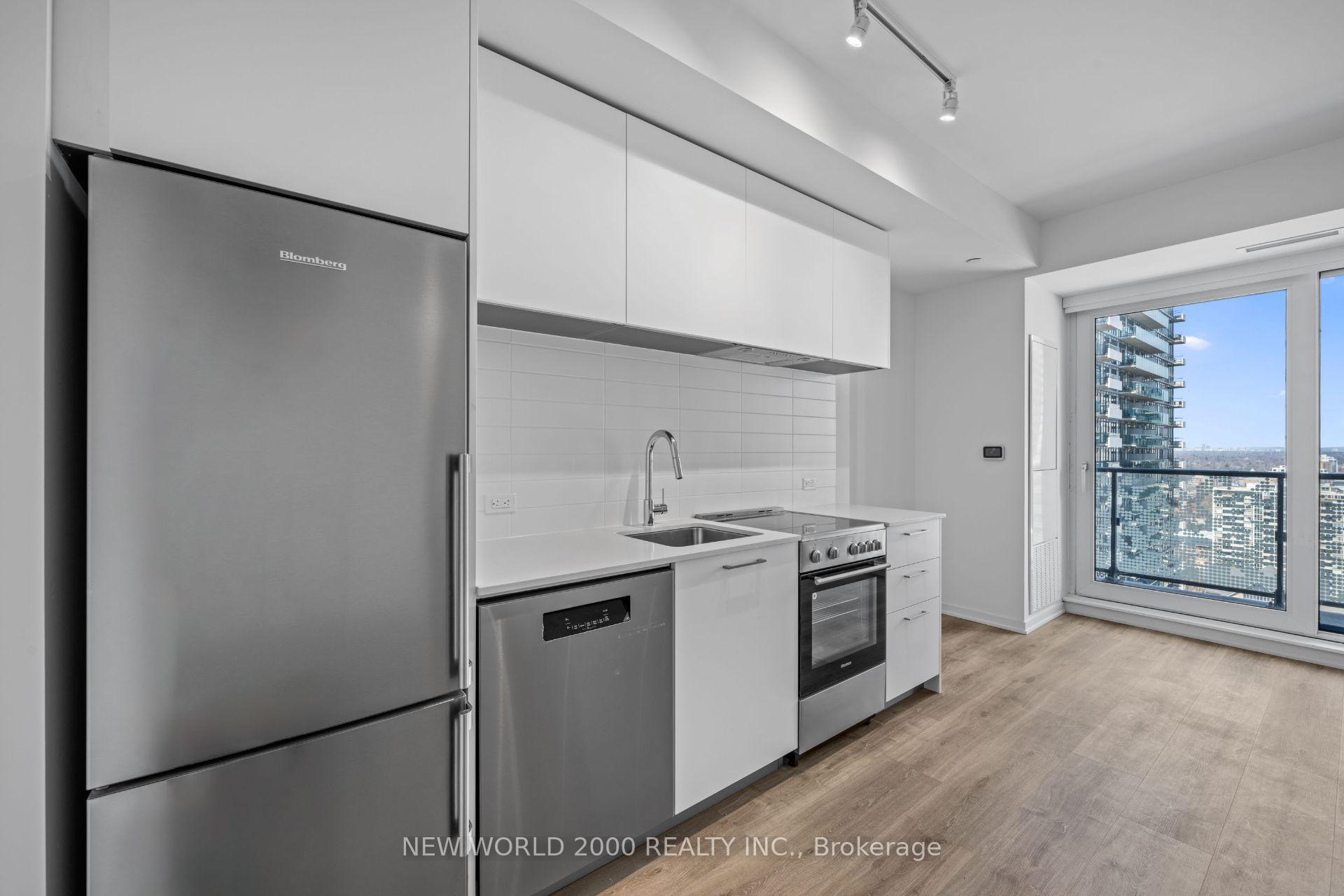 Photo 4 of Unit 2513, 101 Roehampton Avenue, Toronto, Mount Pleasant West — HOMEH