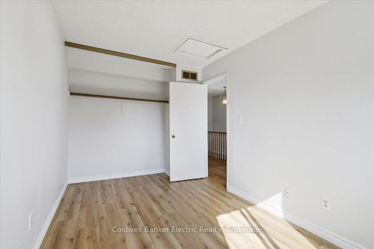 Photo 19 of 3 Walbridge Court, Clarington, Bowmanville — HOMEH