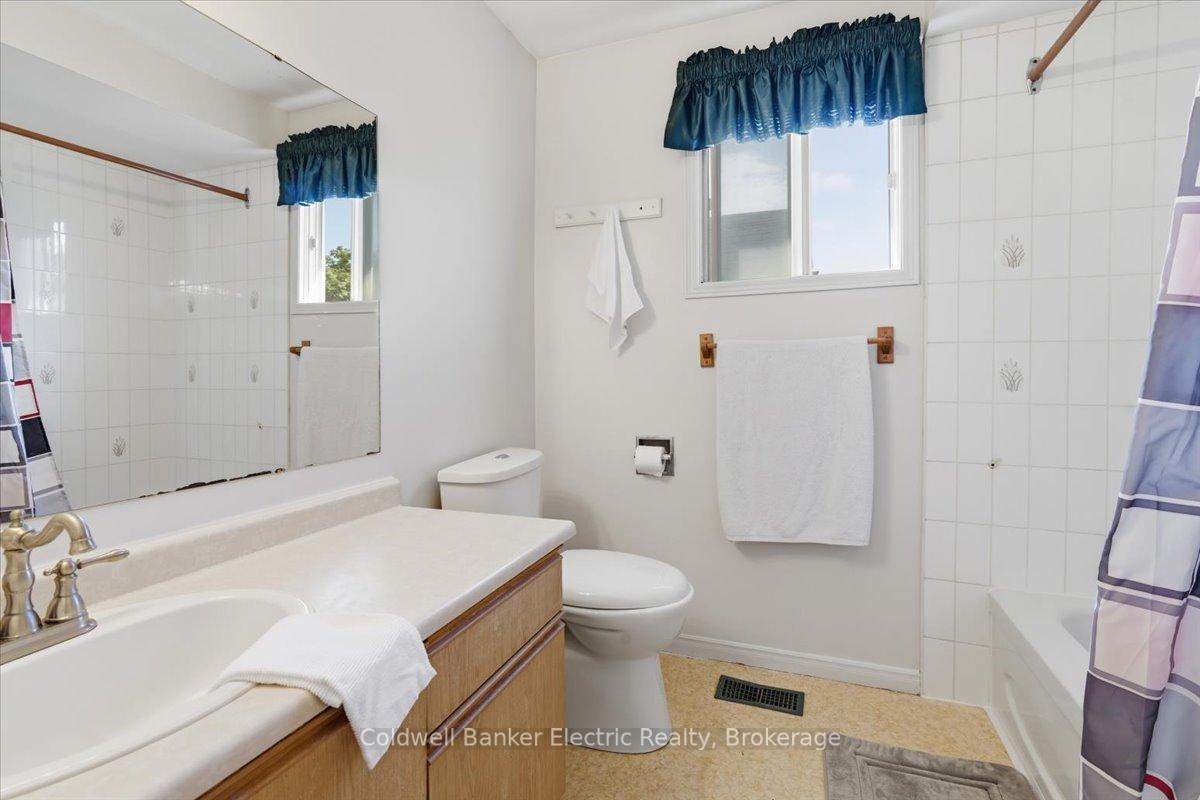 Photo 23 of 3 Walbridge Court, Clarington, Bowmanville — HOMEH