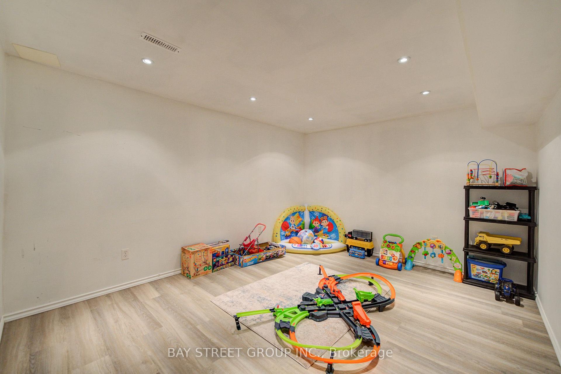 Photo 46 of 10 Hemingford Place, Whitby, Pringle Creek — HOMEH