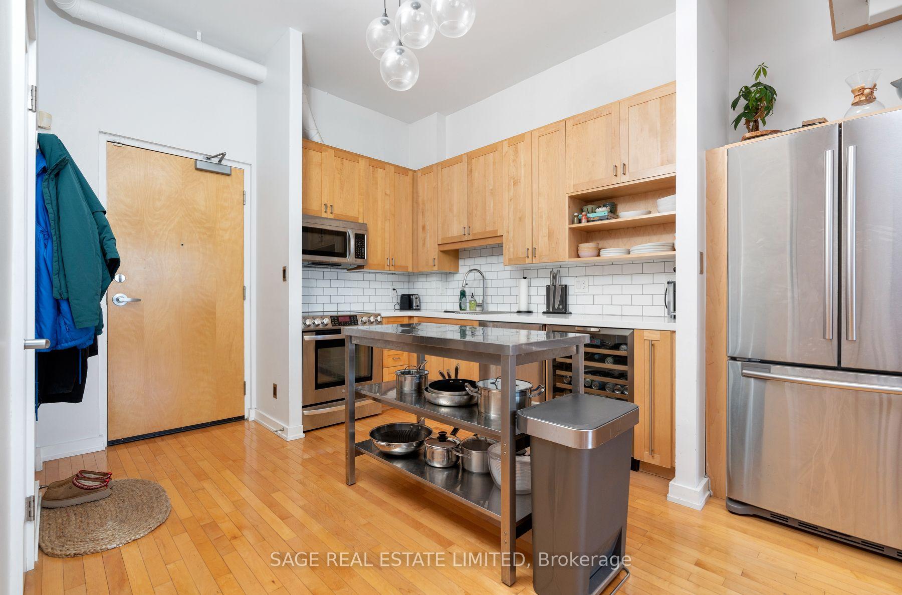 Photo 3 of Unit 412, 766 King Street W, Toronto, Niagara — HOMEH