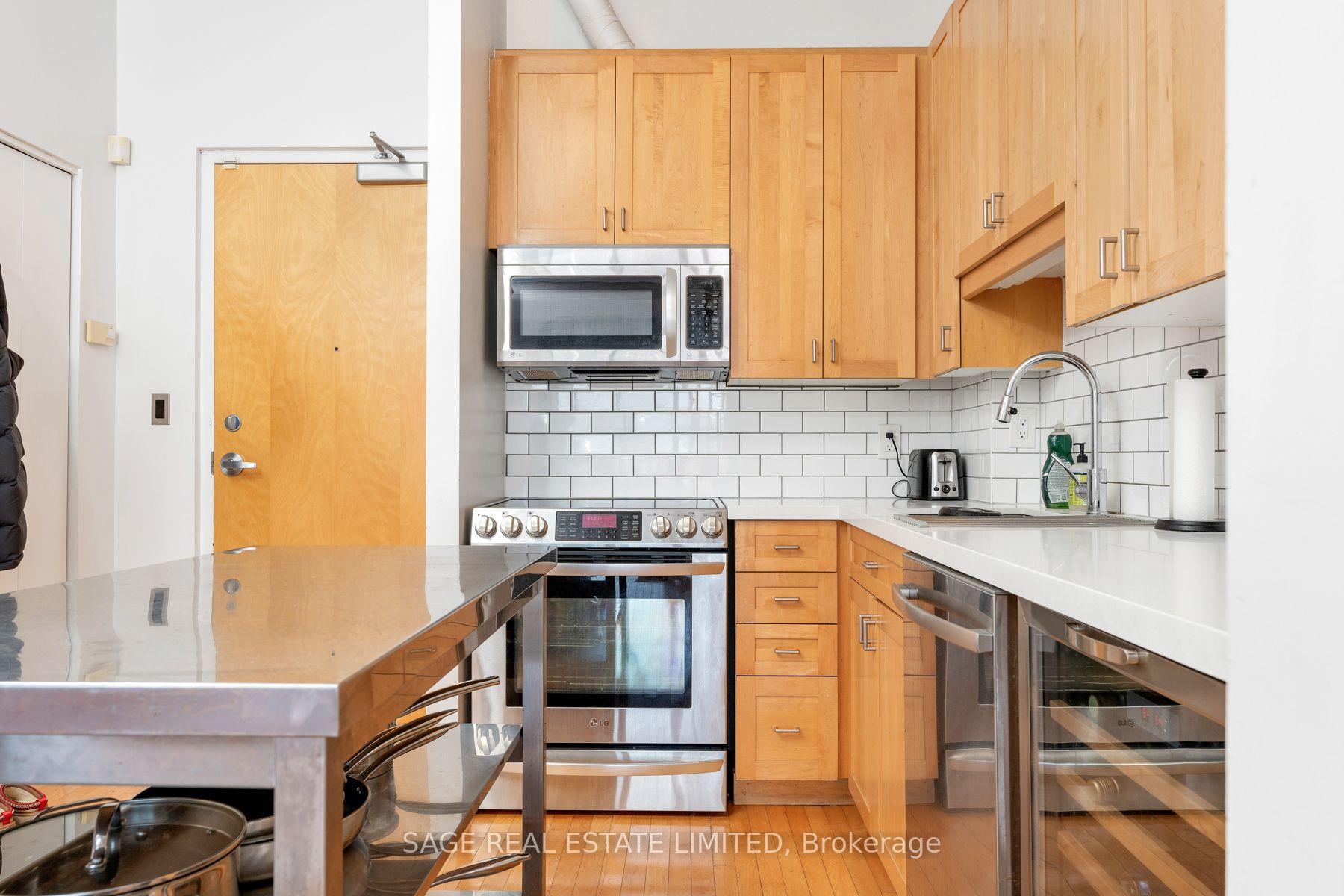 Photo 8 of Unit 412, 766 King Street W, Toronto, Niagara — HOMEH