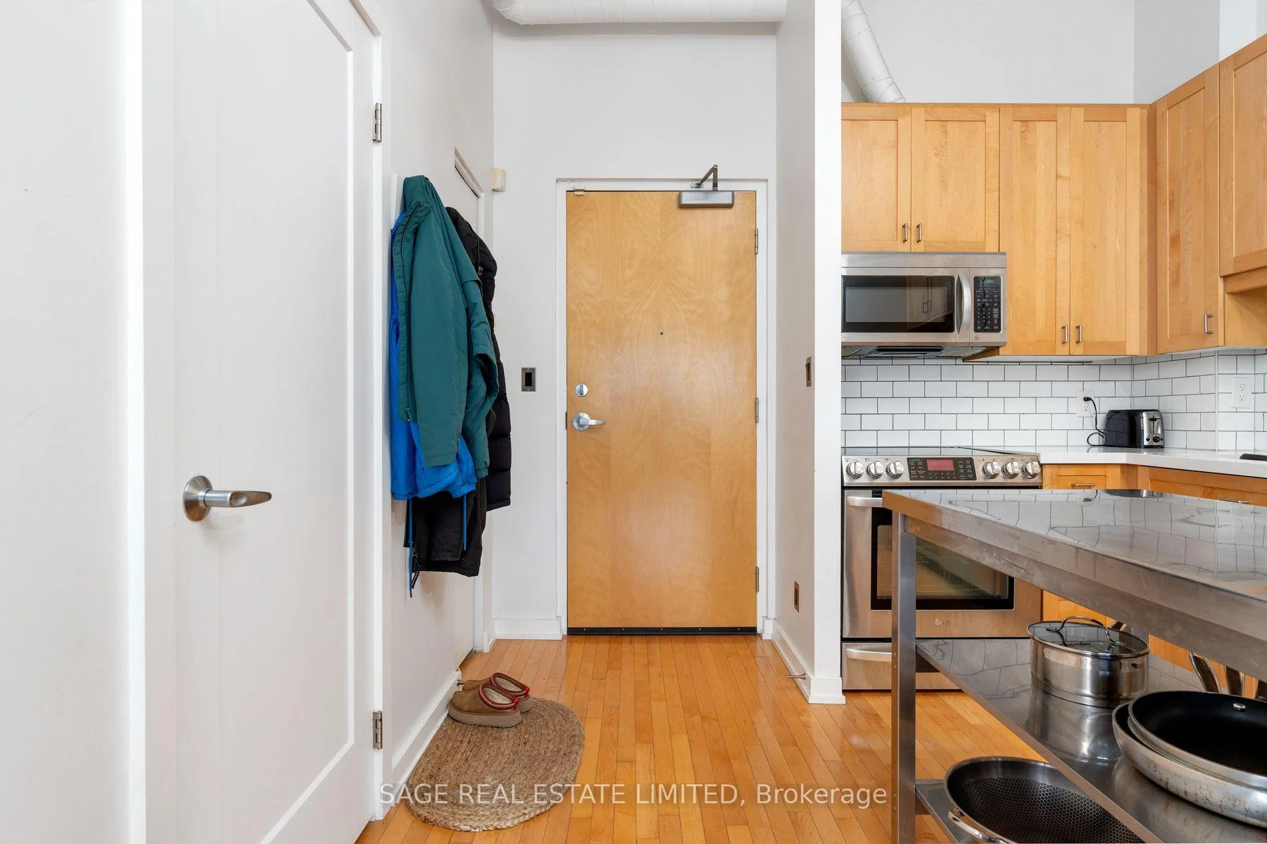 Photo 7 of Unit 412, 766 King Street W, Toronto, Niagara — HOMEH
