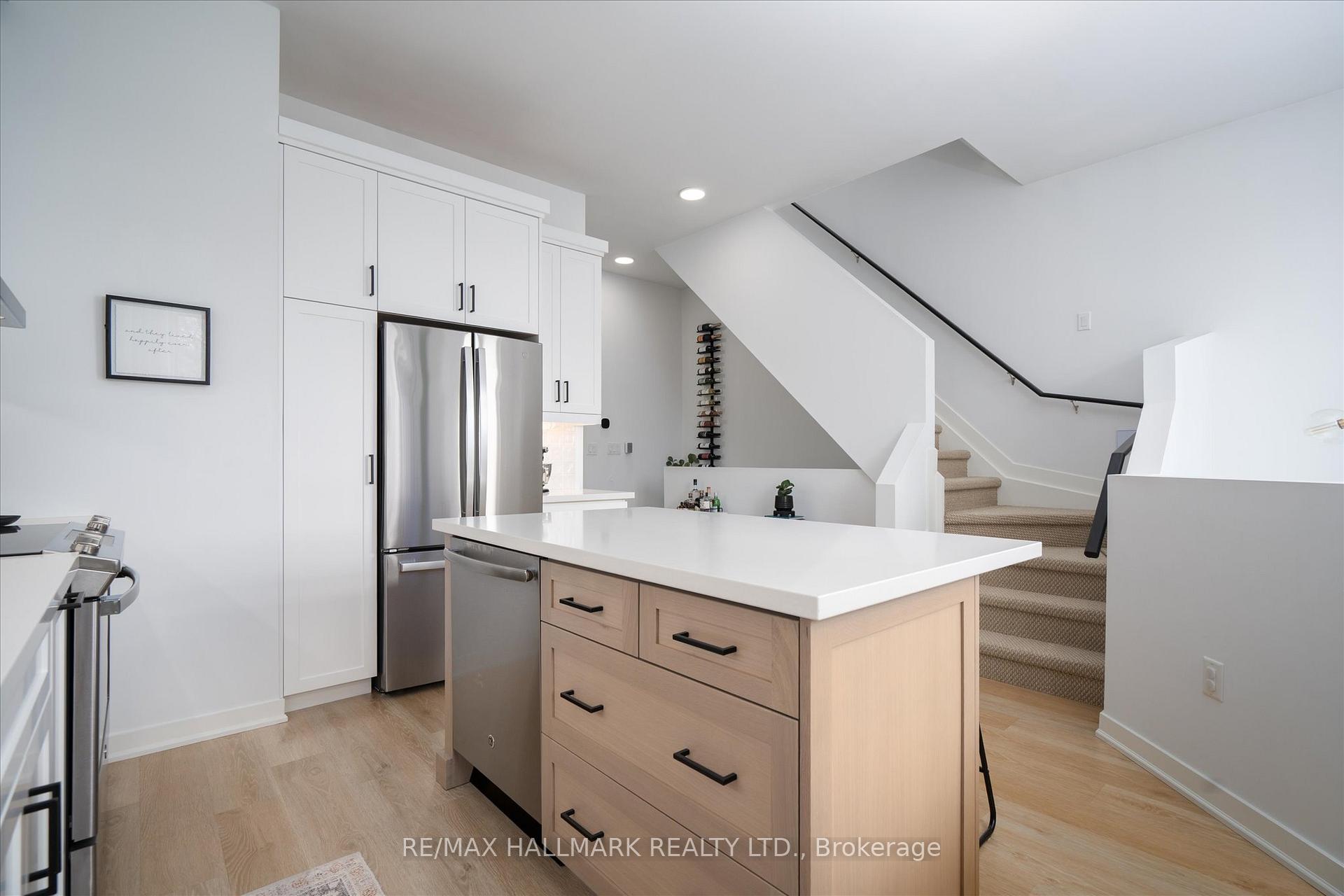 Photo 16 of 53 Wood Street E, Hamilton, North End — HOMEH