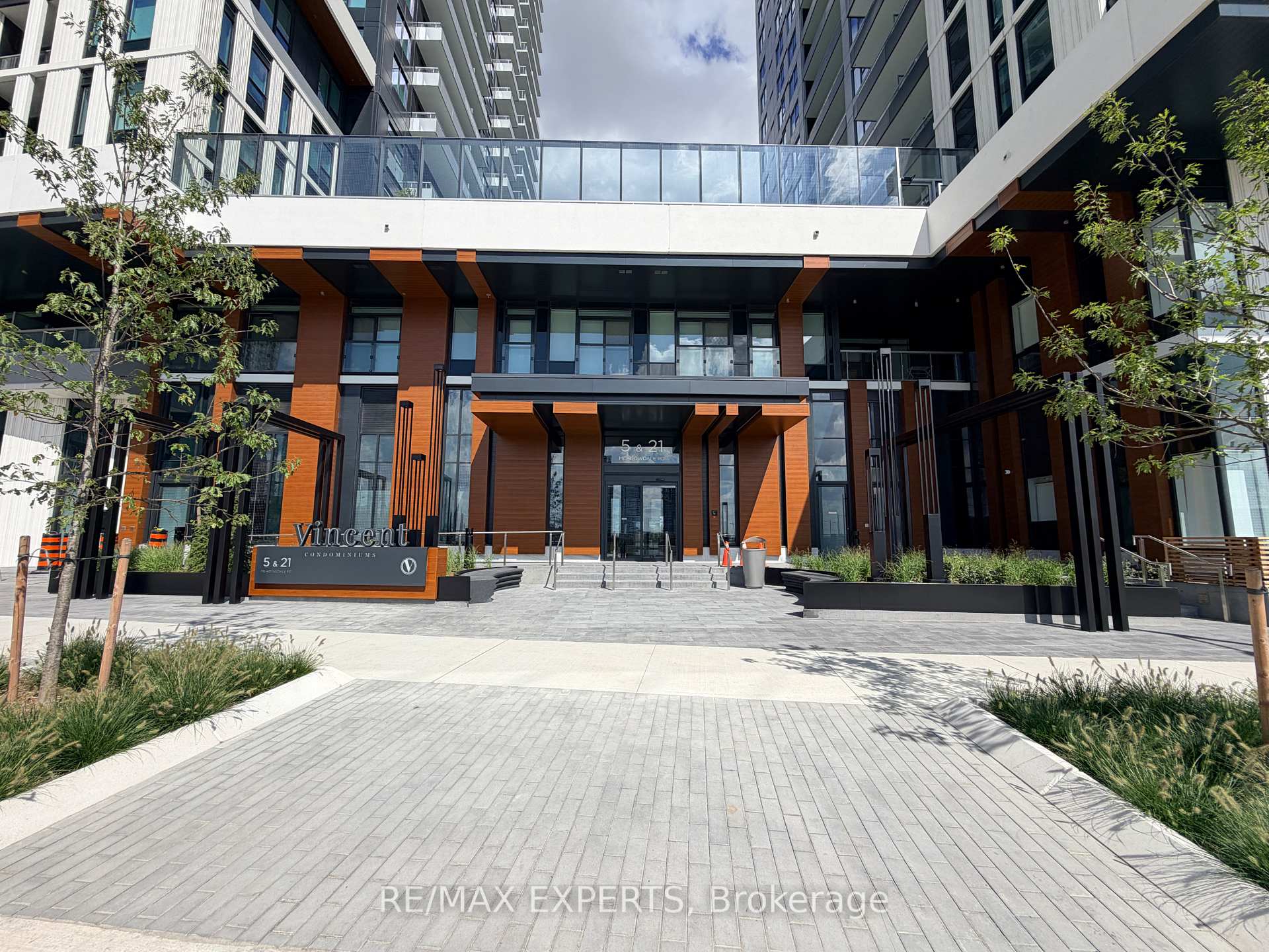 Photo 5 of 2851 Highway 7, Vaughan, Vaughan Corporate Centre — HOMEH