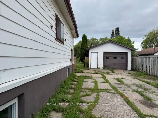 Photo 16 of 132 Northern Avenue, Thunder Bay, East End — HOMEH