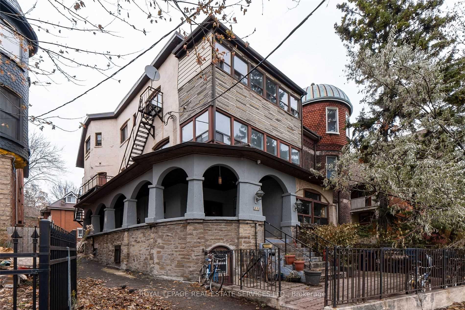 Front of Unit 101, 1530 King Street W