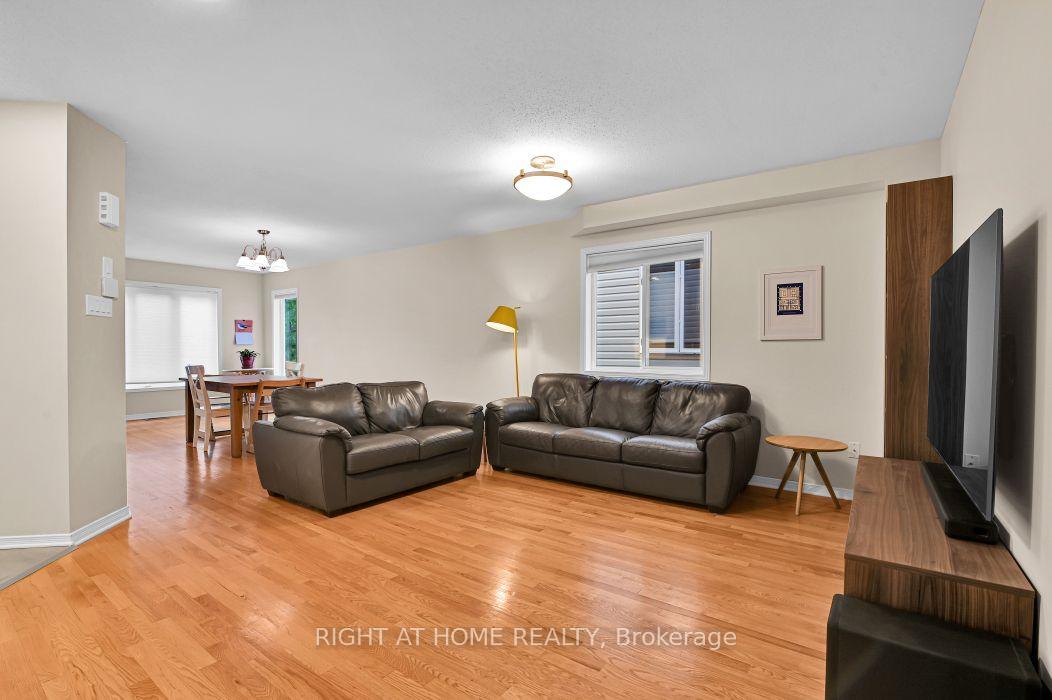 Photo 4 of 184 Carwood Circle, Ottawa, Carson Meadows — HOMEH