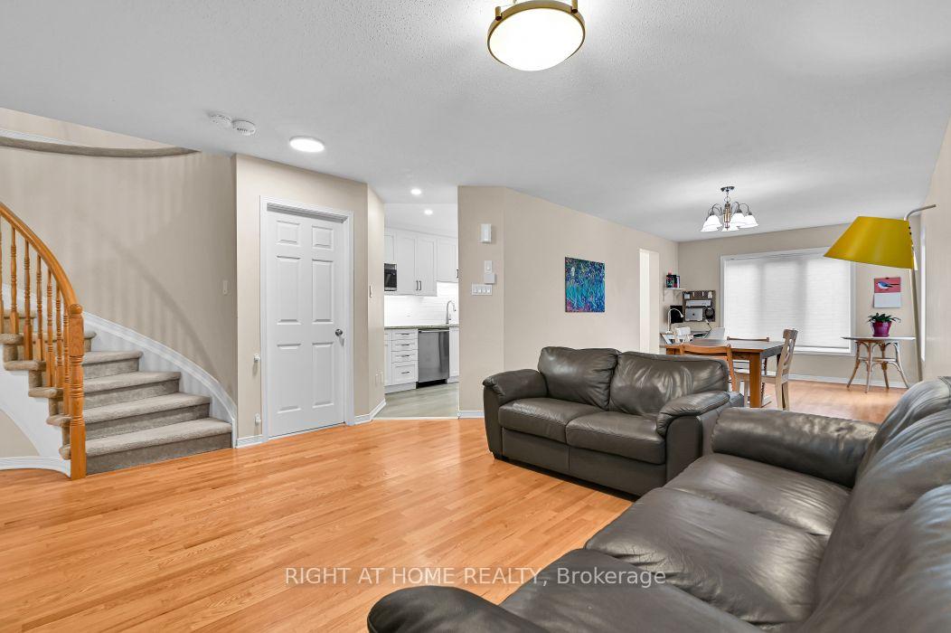 Photo 6 of 184 Carwood Circle, Ottawa, Carson Meadows — HOMEH