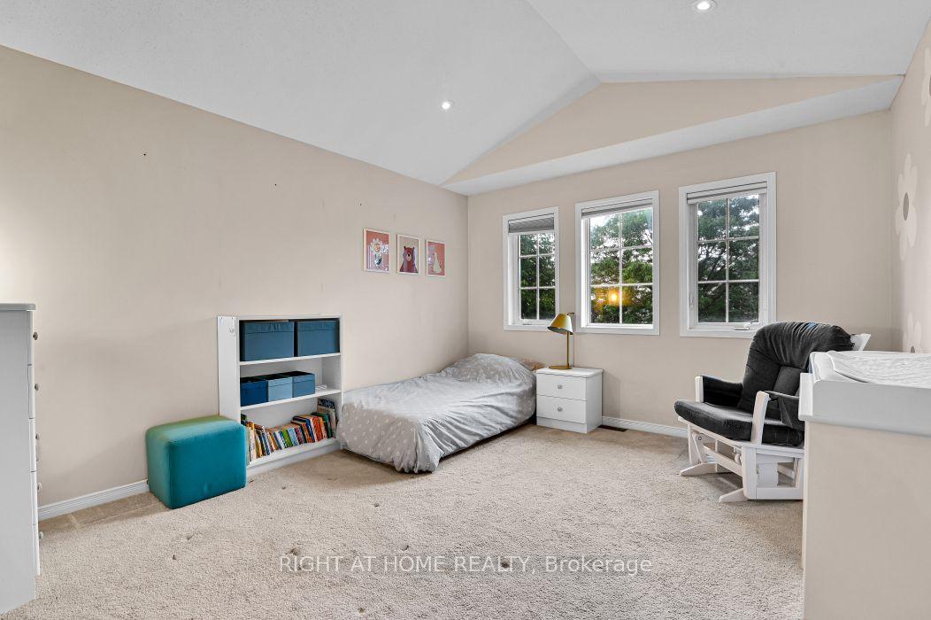 Photo 19 of 184 Carwood Circle, Ottawa, Carson Meadows — HOMEH