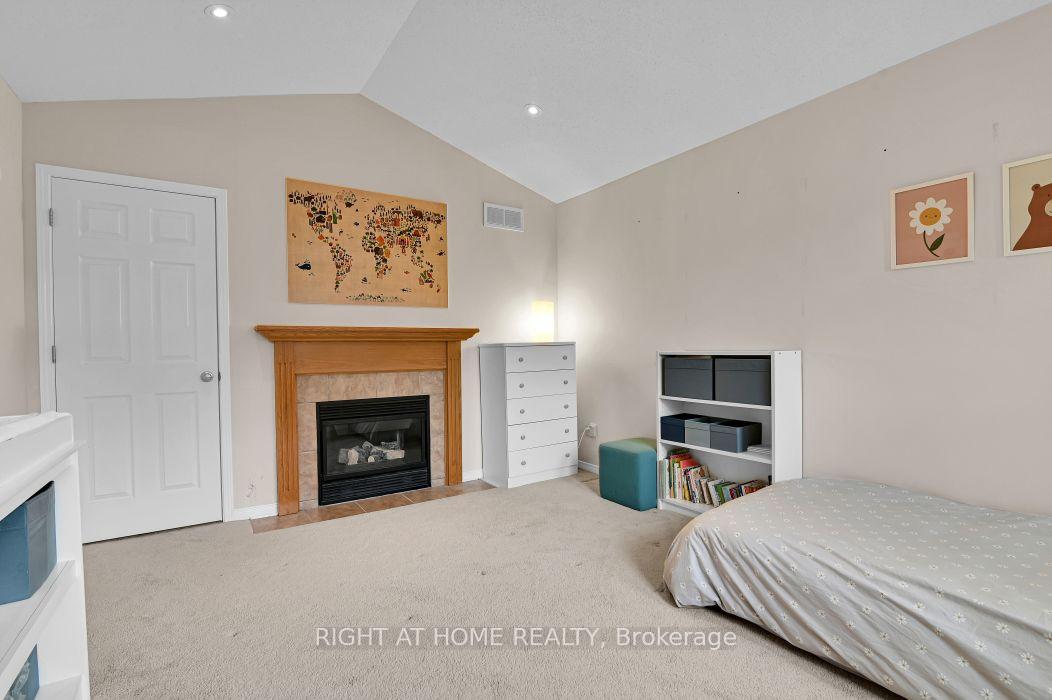 Photo 20 of 184 Carwood Circle, Ottawa, Carson Meadows — HOMEH
