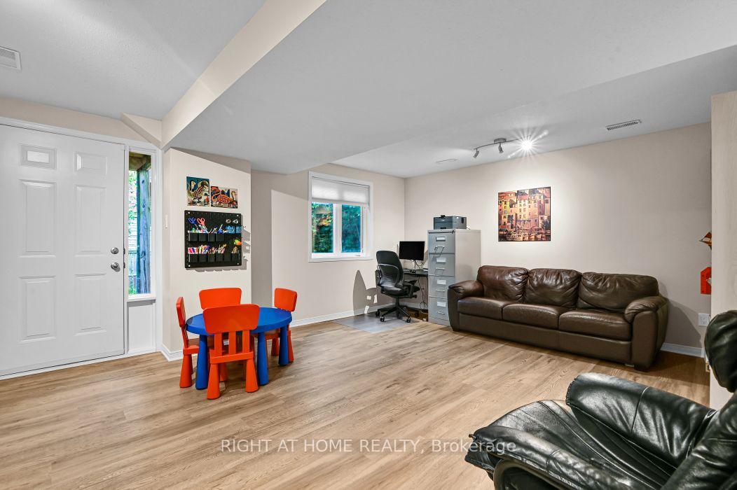 Photo 25 of 184 Carwood Circle, Ottawa, Carson Meadows — HOMEH