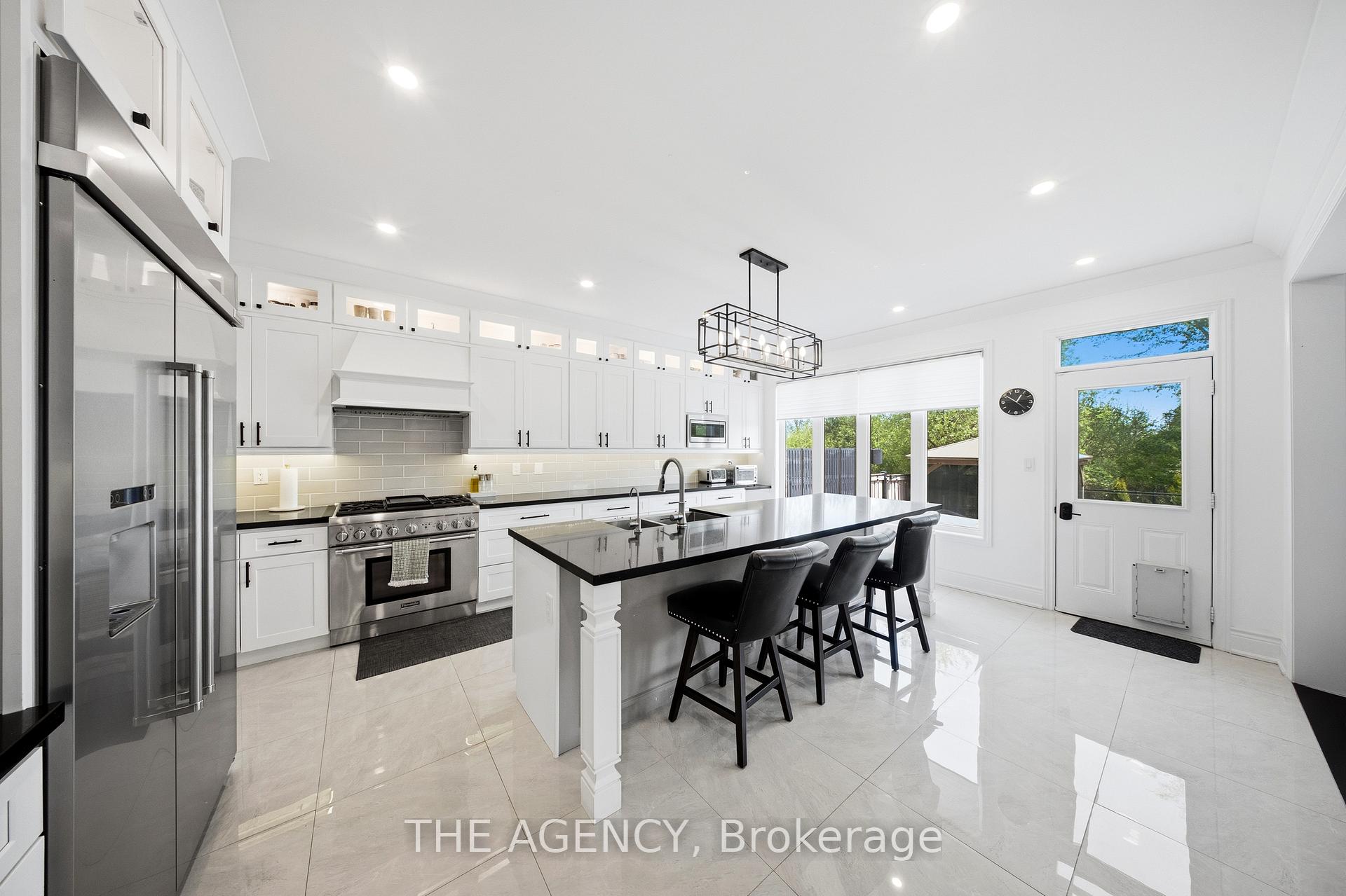 Photo 10 of 119 Turner Drive, New Tecumseth, Tottenham — HOMEH