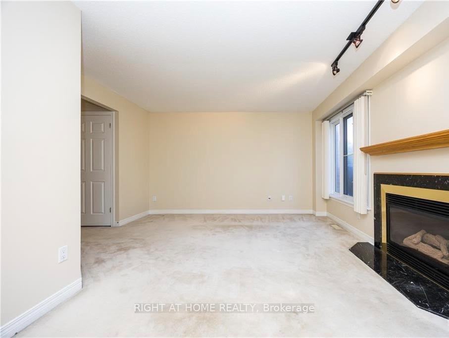 Photo 12 of 21 Grenadier Way, Ottawa, Barrhaven - Longfields — HOMEH