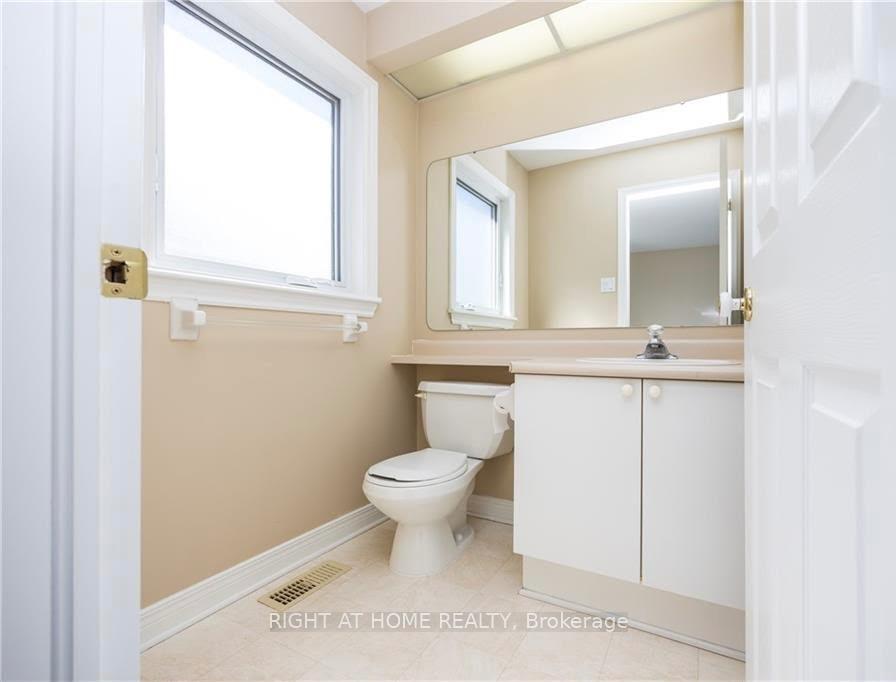 Photo 14 of 21 Grenadier Way, Ottawa, Barrhaven - Longfields — HOMEH