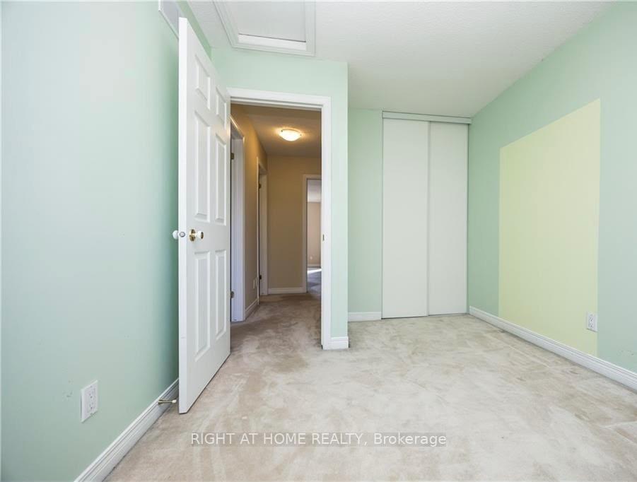 Photo 17 of 21 Grenadier Way, Ottawa, Barrhaven - Longfields — HOMEH
