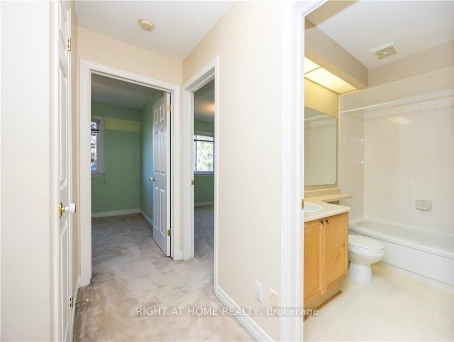 Photo 19 of 21 Grenadier Way, Ottawa, Barrhaven - Longfields — HOMEH