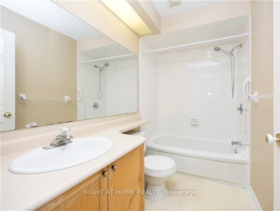 Photo 20 of 21 Grenadier Way, Ottawa, Barrhaven - Longfields — HOMEH