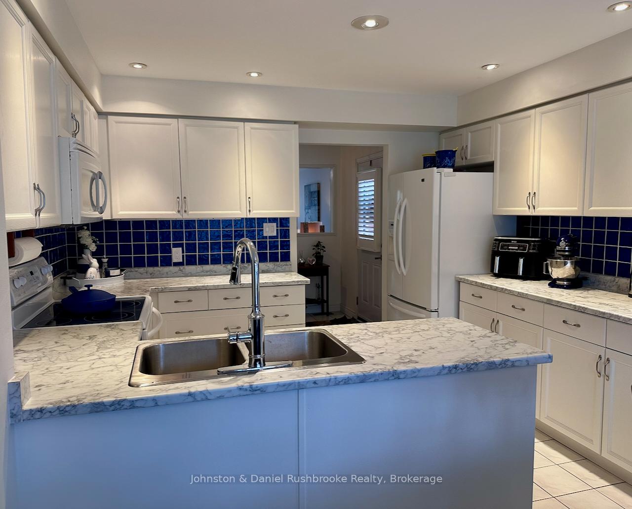 Photo 12 of 39 Shoreline Drive, Bracebridge — HOMEH