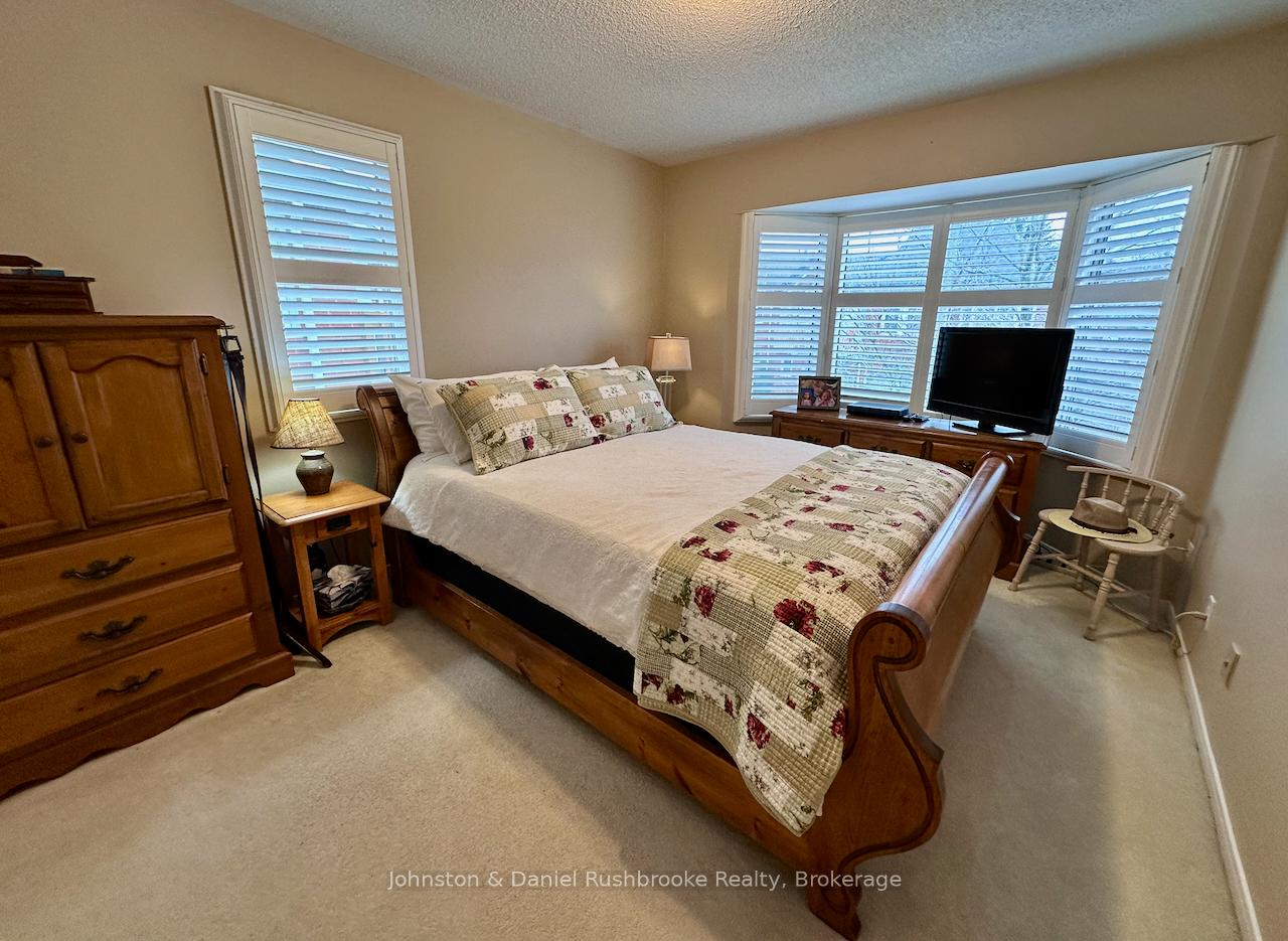 Photo 25 of 39 Shoreline Drive, Bracebridge — HOMEH