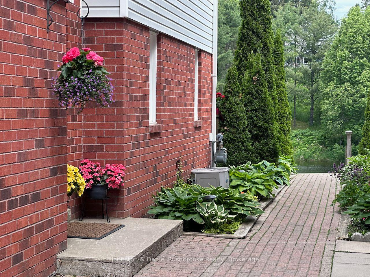 Photo 39 of 39 Shoreline Drive, Bracebridge — HOMEH