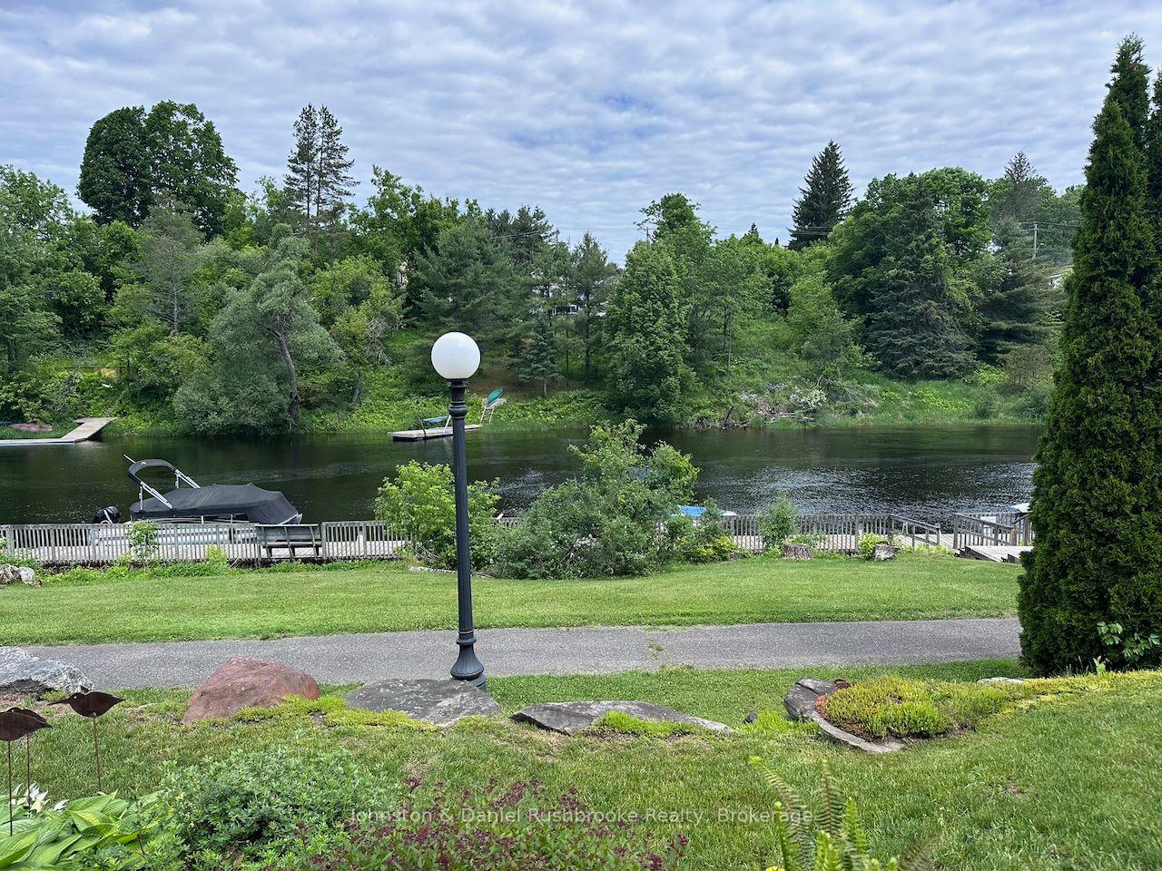 Photo 41 of 39 Shoreline Drive, Bracebridge — HOMEH