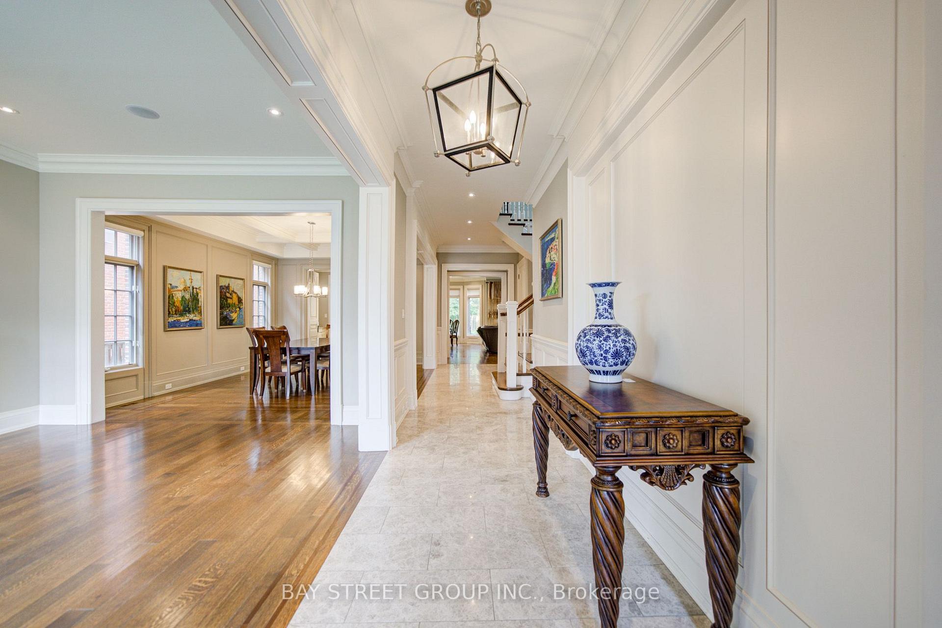 Photo 4 of 154 Munro Boulevard, North York, St. Andrew-Windfields — HOMEH