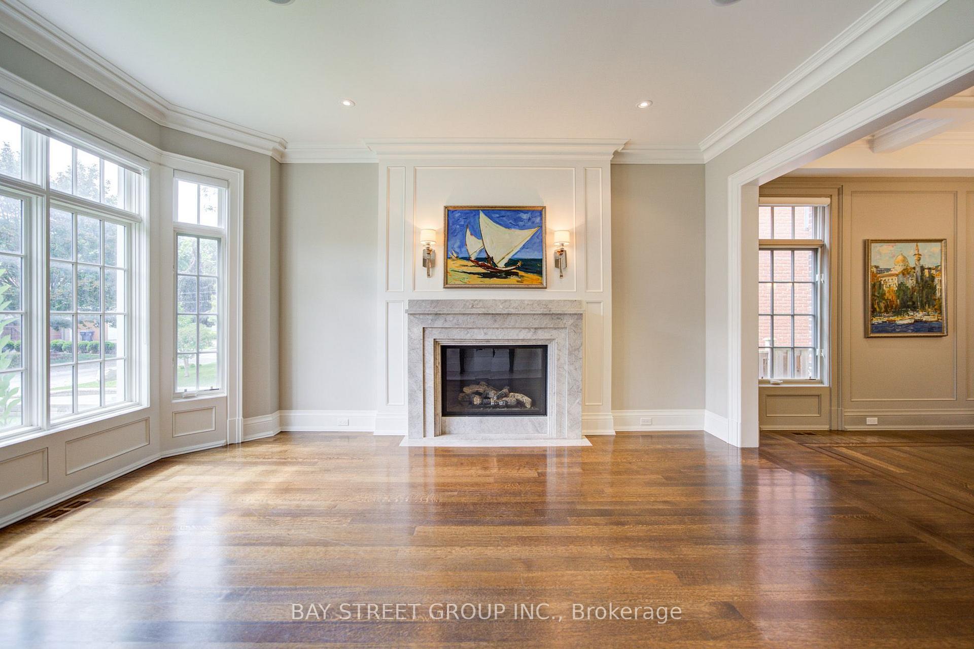 Photo 5 of 154 Munro Boulevard, North York, St. Andrew-Windfields — HOMEH