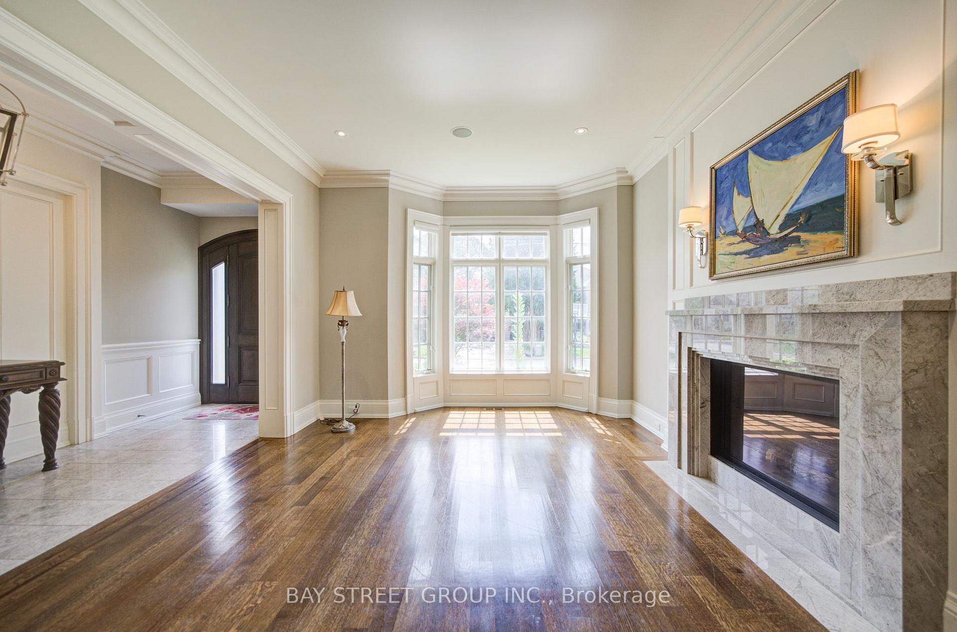 Photo 6 of 154 Munro Boulevard, North York, St. Andrew-Windfields — HOMEH