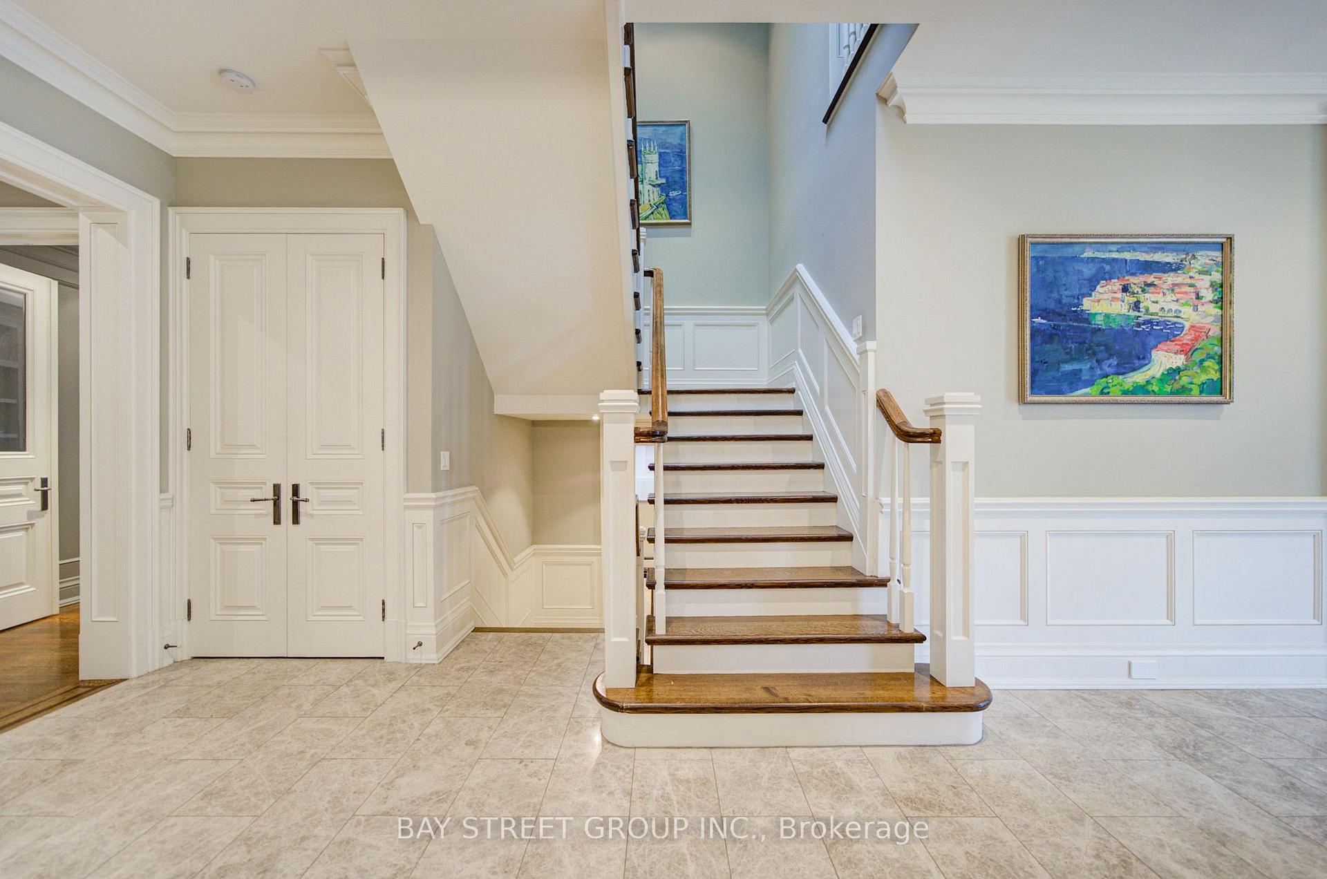Photo 9 of 154 Munro Boulevard, North York, St. Andrew-Windfields — HOMEH