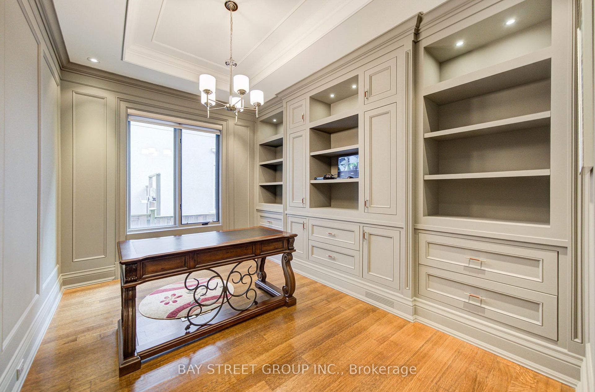 Photo 11 of 154 Munro Boulevard, North York, St. Andrew-Windfields — HOMEH