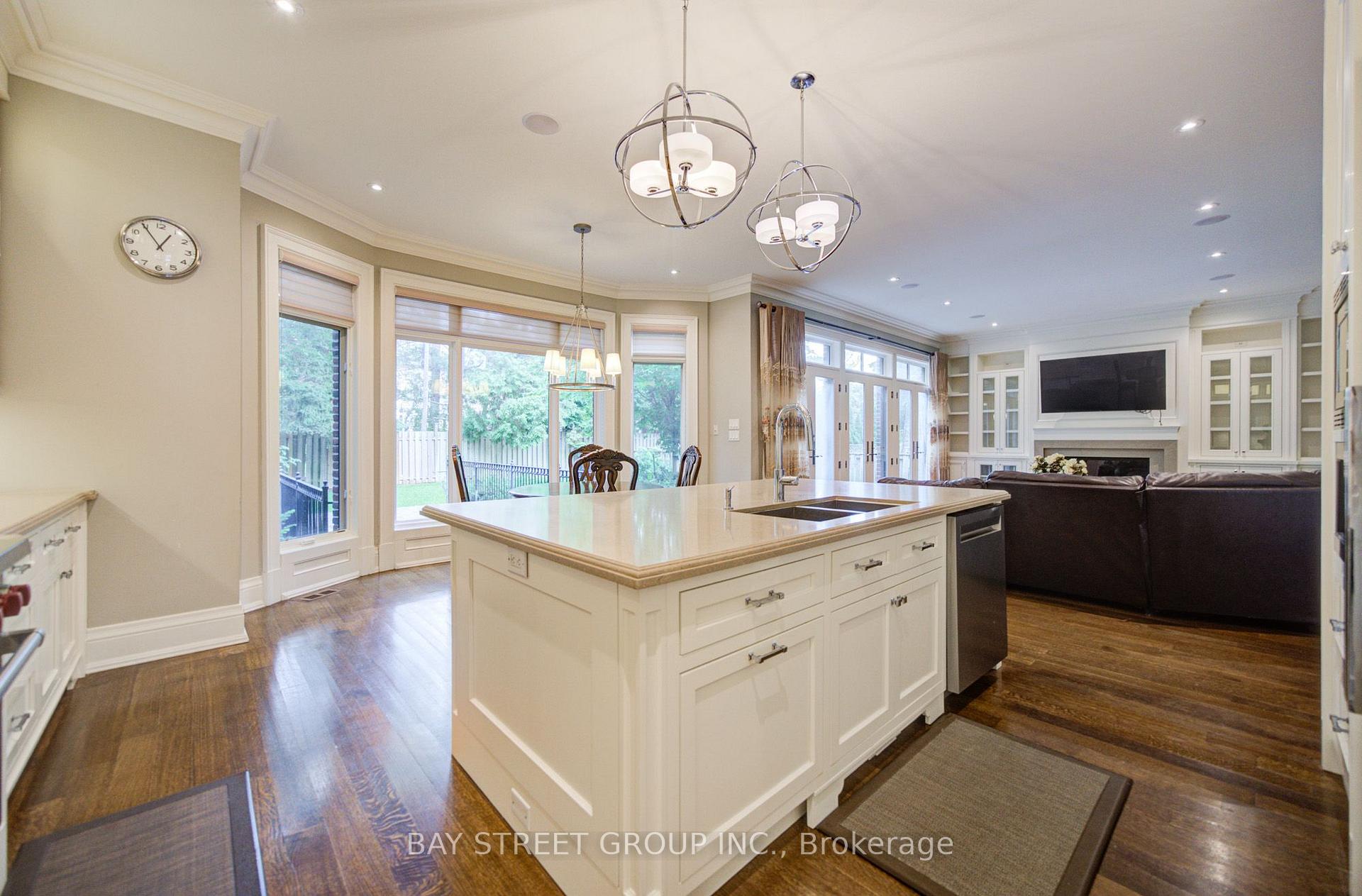 Photo 12 of 154 Munro Boulevard, North York, St. Andrew-Windfields — HOMEH