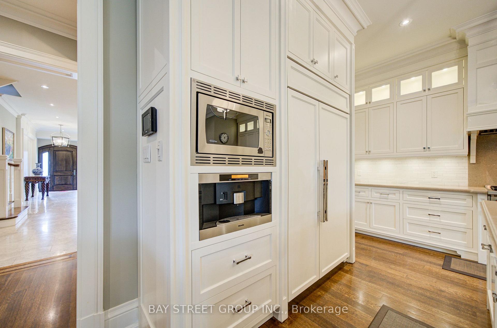Photo 15 of 154 Munro Boulevard, North York, St. Andrew-Windfields — HOMEH