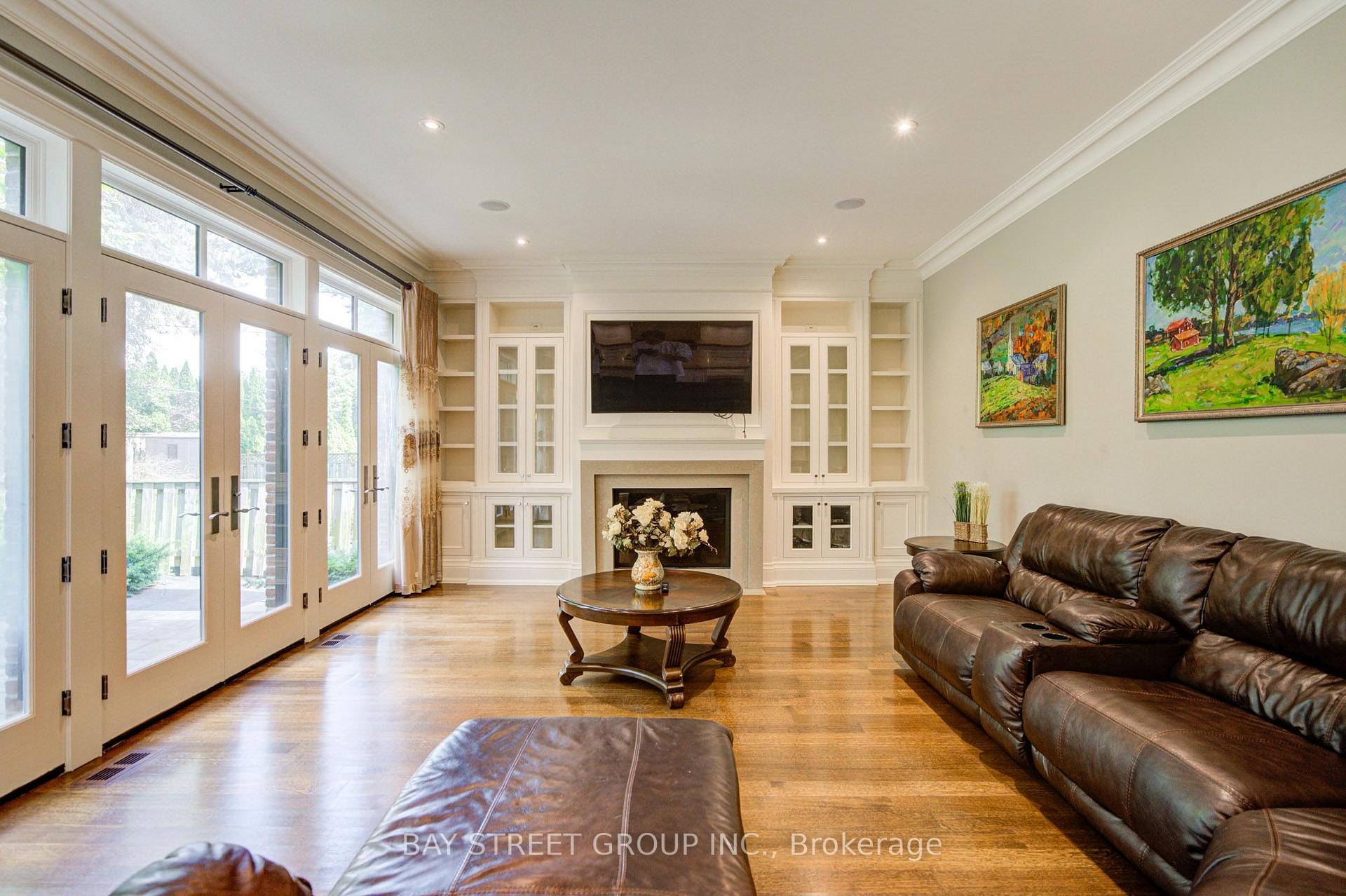 Photo 17 of 154 Munro Boulevard, North York, St. Andrew-Windfields — HOMEH