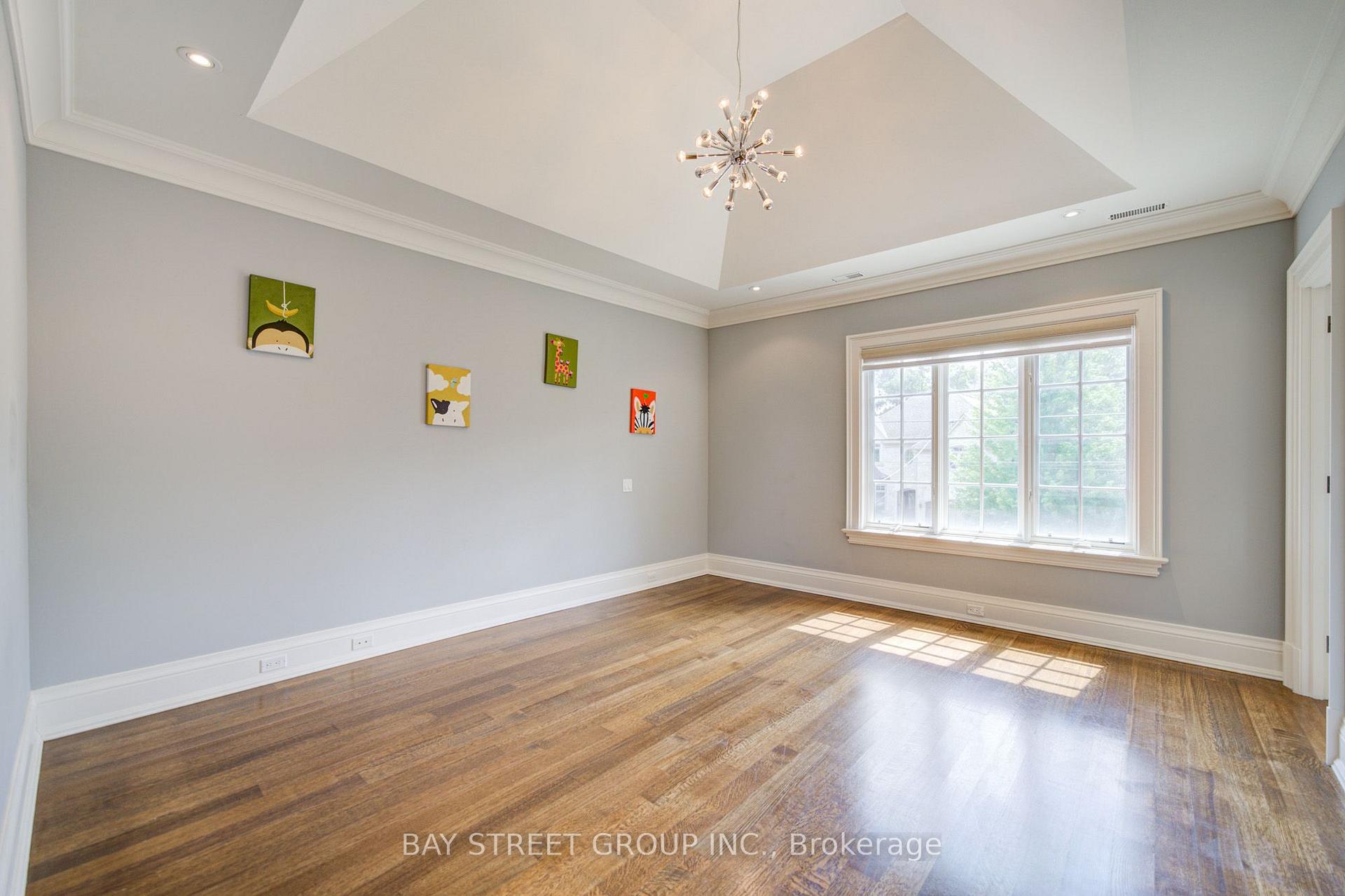 Photo 23 of 154 Munro Boulevard, North York, St. Andrew-Windfields — HOMEH