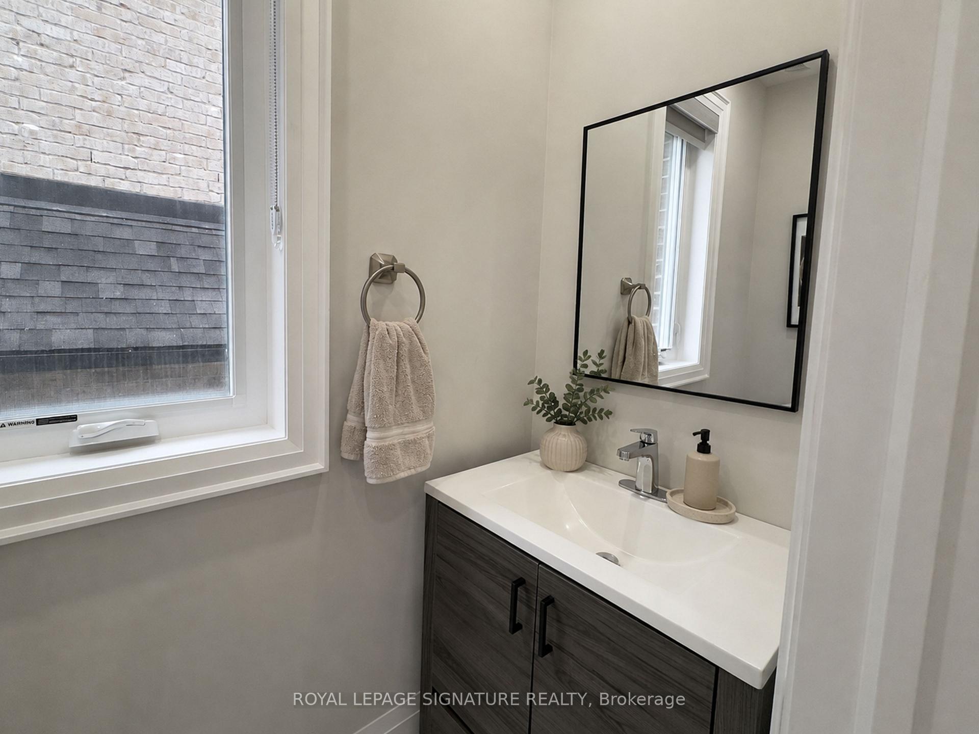 Photo 17 of 920 Fourth Street, Mississauga, Lakeview — HOMEH