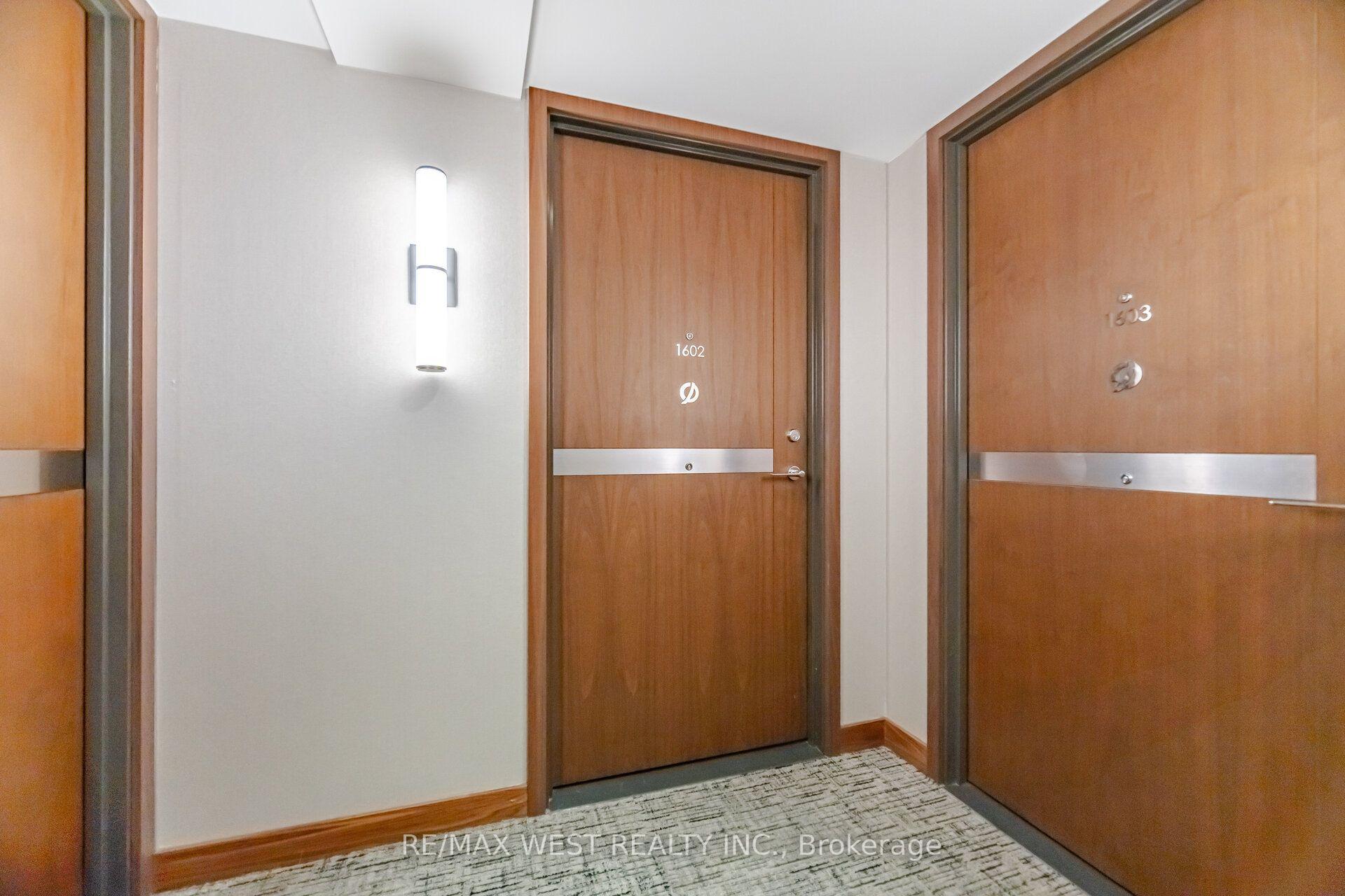 Photo 3 of Unit 1602, 17 Bathurst Street, Toronto, Waterfront Communities — HOMEH