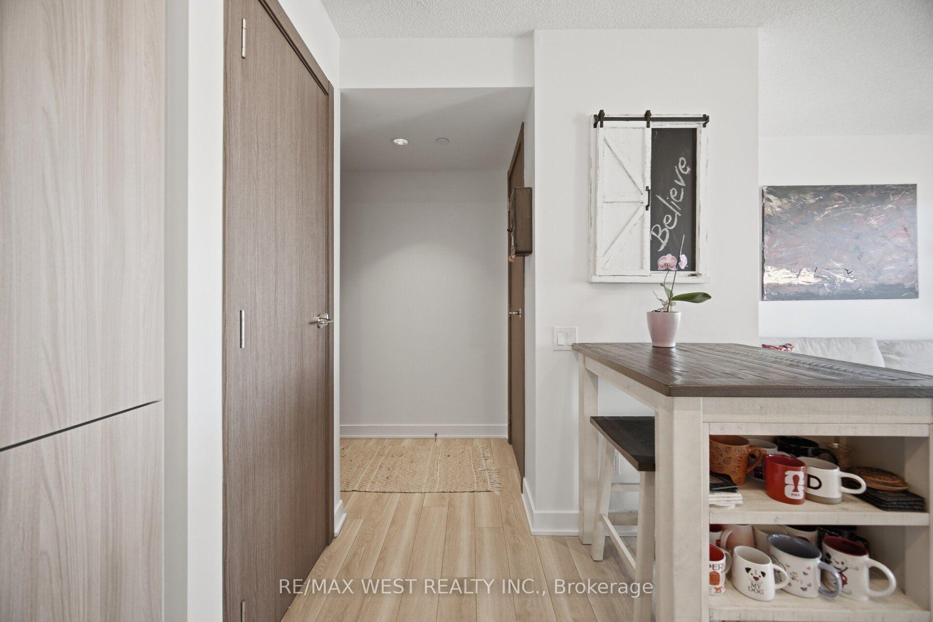 Photo 4 of Unit 1602, 17 Bathurst Street, Toronto, Waterfront Communities — HOMEH