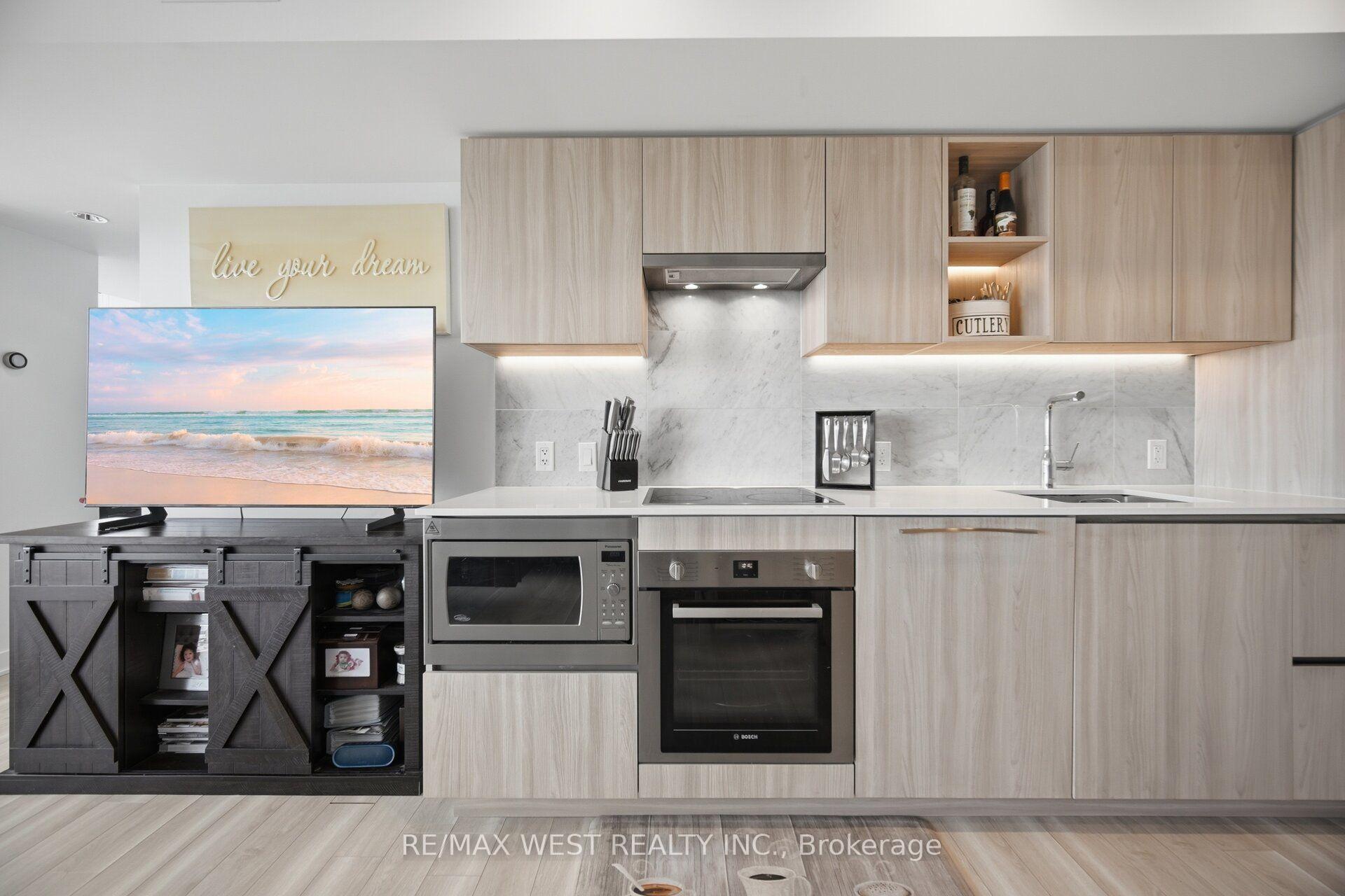 Photo 7 of Unit 1602, 17 Bathurst Street, Toronto, Waterfront Communities — HOMEH