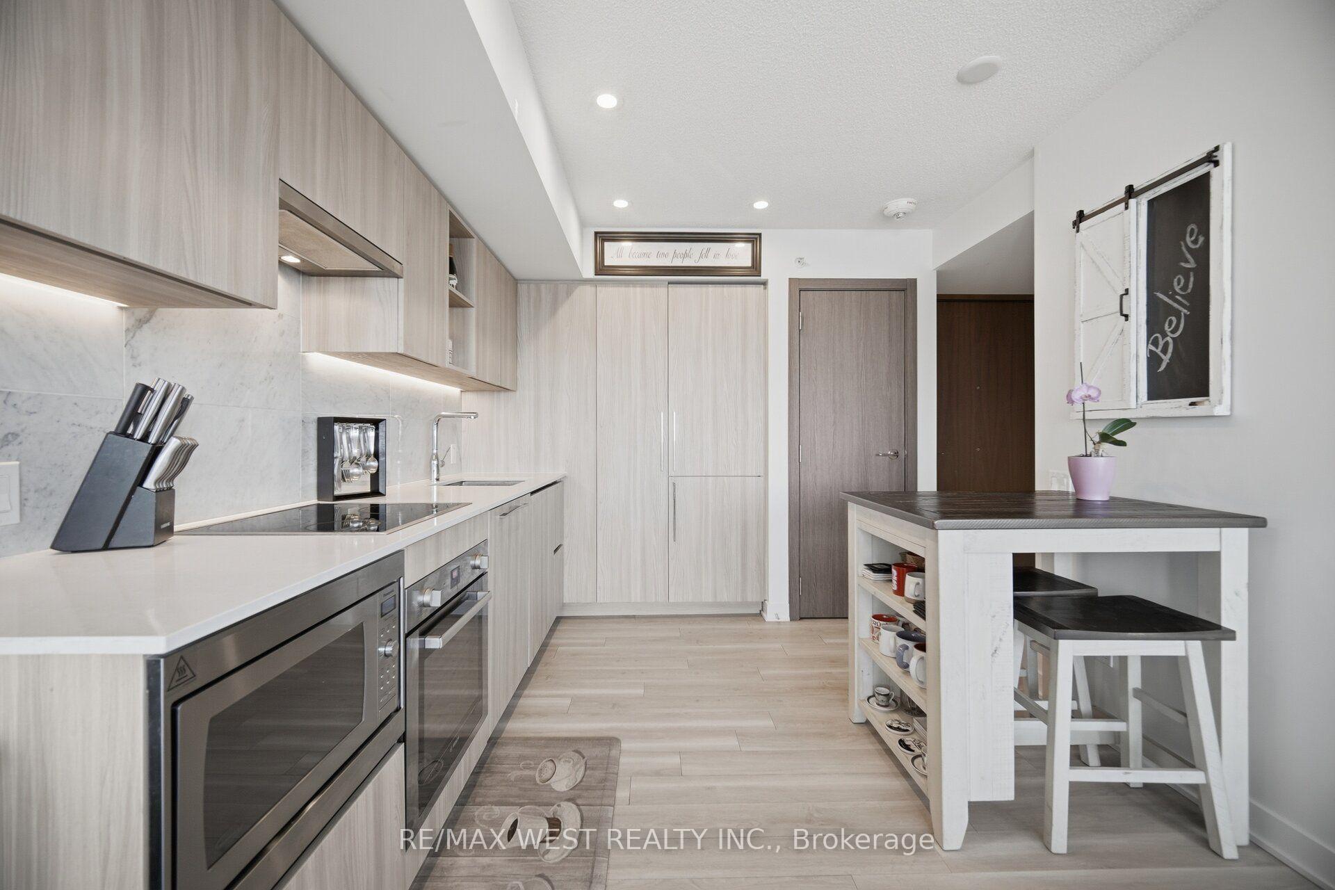 Photo 8 of Unit 1602, 17 Bathurst Street, Toronto, Waterfront Communities — HOMEH