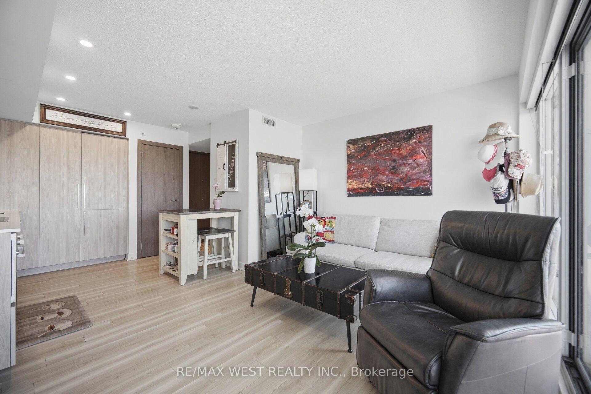Photo 10 of Unit 1602, 17 Bathurst Street, Toronto, Waterfront Communities — HOMEH