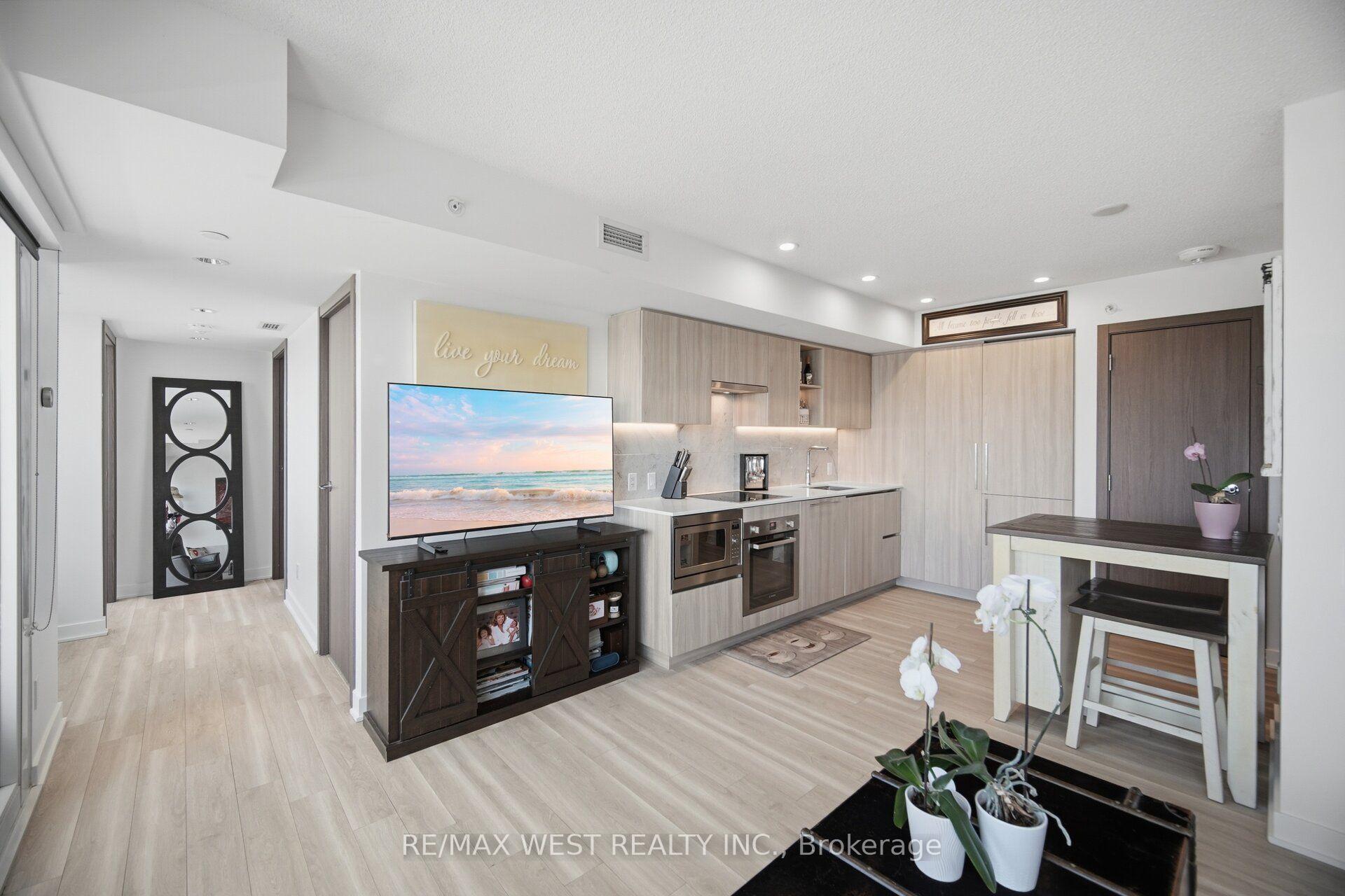 Photo 13 of Unit 1602, 17 Bathurst Street, Toronto, Waterfront Communities — HOMEH