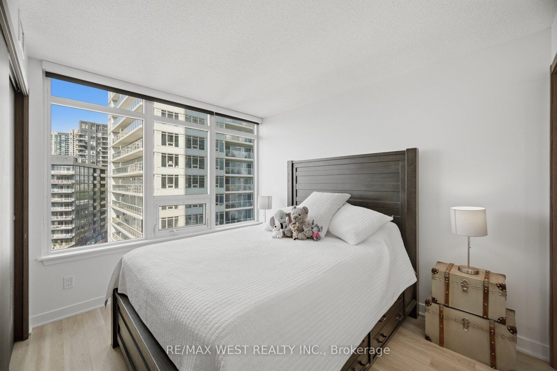 Photo 15 of Unit 1602, 17 Bathurst Street, Toronto, Waterfront Communities — HOMEH