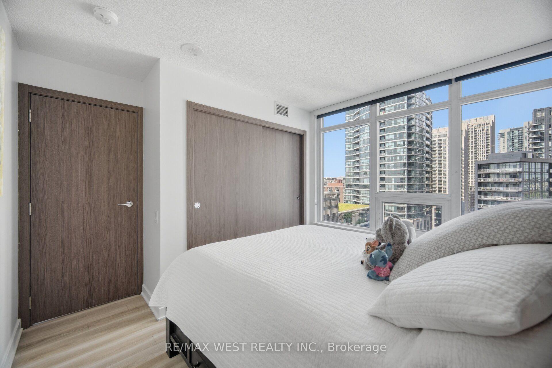 Photo 16 of Unit 1602, 17 Bathurst Street, Toronto, Waterfront Communities — HOMEH