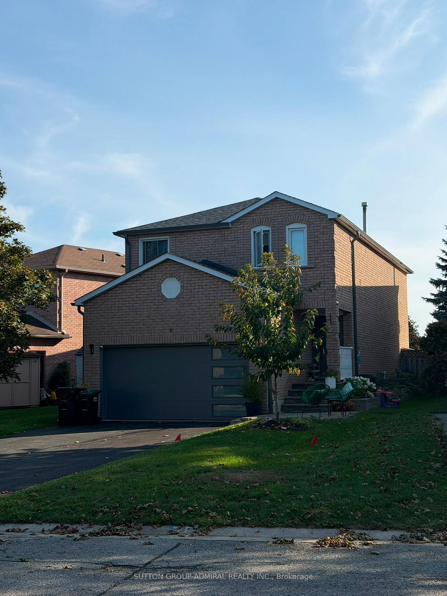 Photo 3 of 18 Wallace Drive, Barrie, Northwest — HOMEH